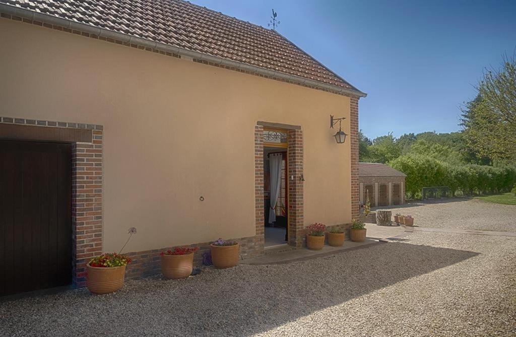 Le Logis Du Regisseur Bed & Breakfast Charny-Oree-de-Puisaye Luaran gambar